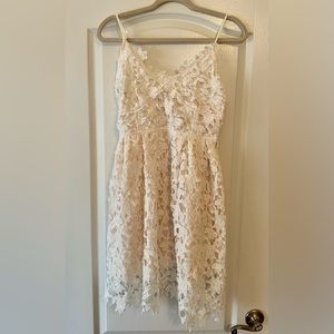 GUC Boutique Lace Dress in Large